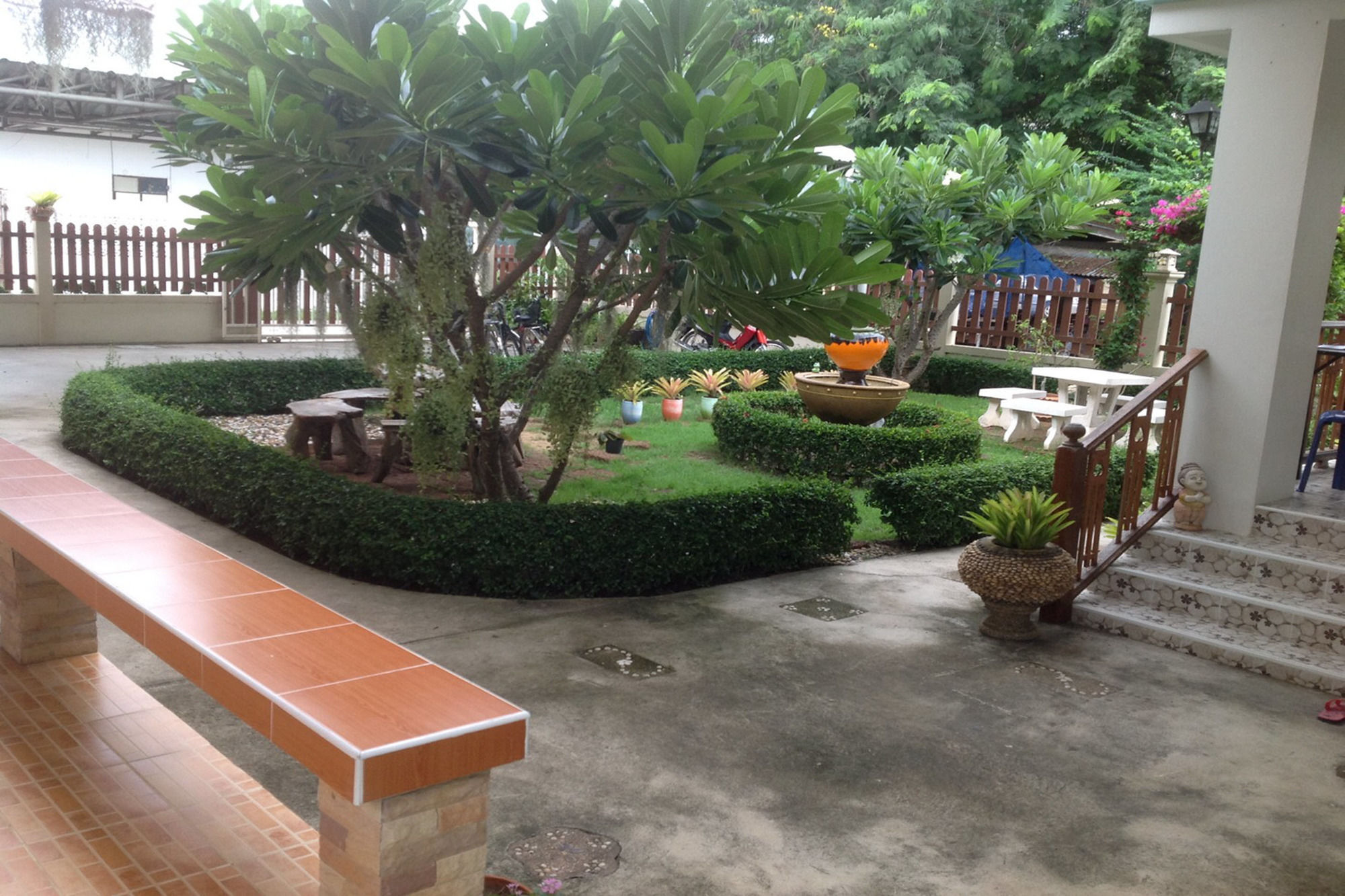 2N Guesthouse Phetchaburi Exterior foto